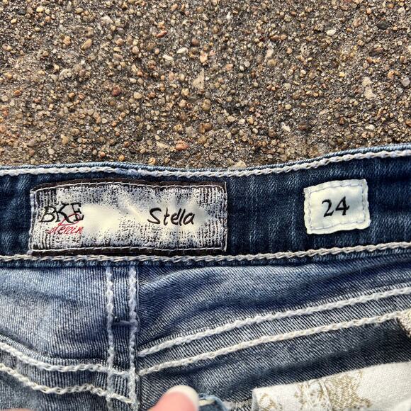 Buckle BKE Stella Cut Off Fray Hem Distressed Jean Shorts Size 24 - Picture 3 of 5